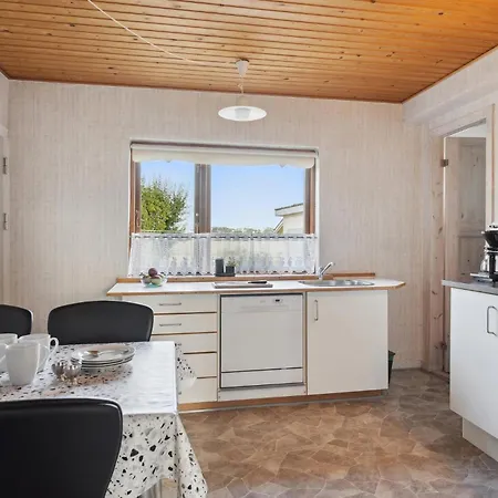 Holiday home Lovely In With Kitchen