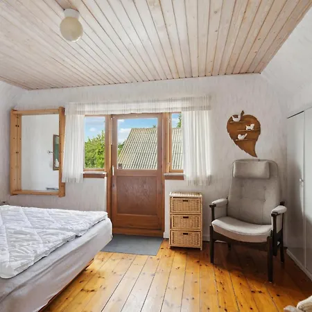 Lovely In With Kitchen Holiday home