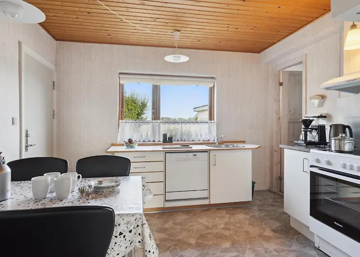 Ferienhaus Lovely In With Kitchen